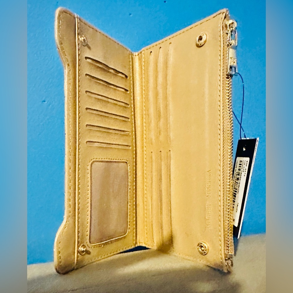 Badgley Mischka Quilted Taupe Long Card Wallet Gift Ready - Picture 3 of 3